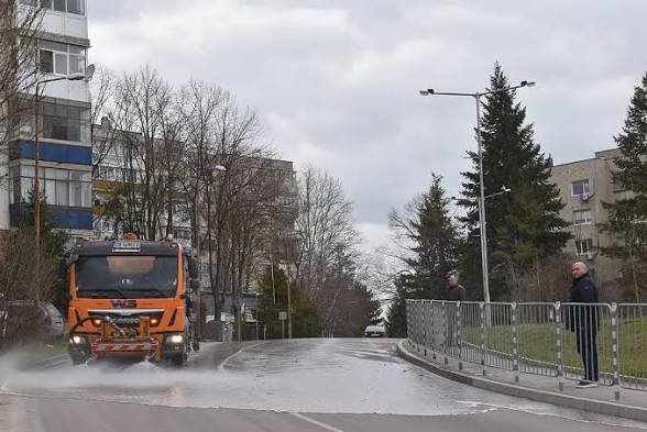 Разград започна мащабно пролетно миене: 164 км улици влизат в кампанията