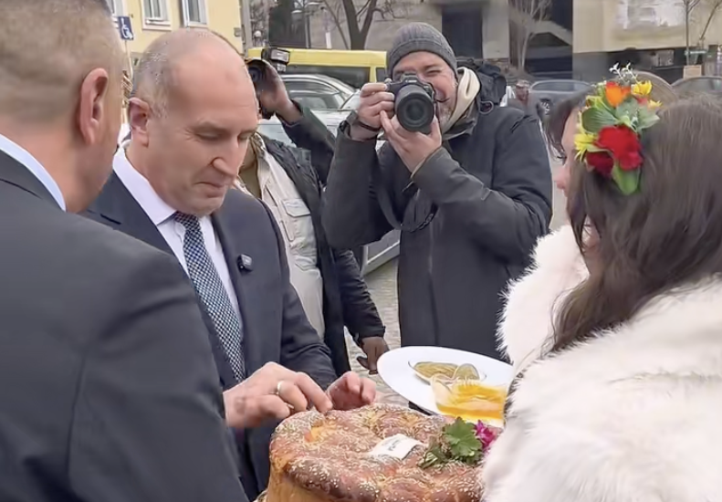 Румен Радев в Бяла: Да си върнем държавата (ВИДЕО)