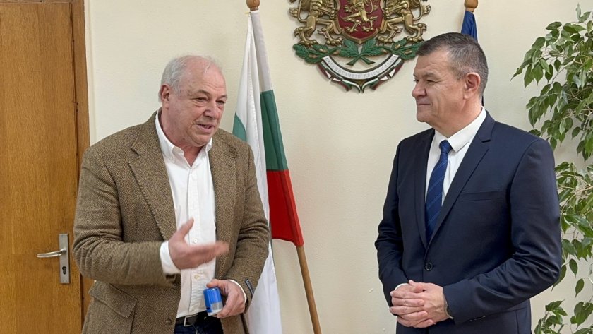 Областният управител на Разград връчи печата и ключа на новата РИК Разград