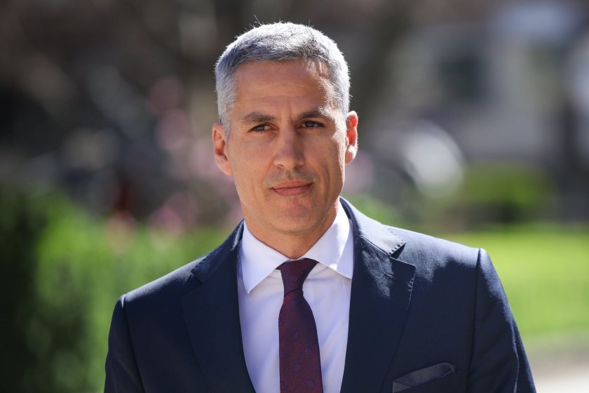 Премиерът Гюров уверява за стабилни горивни доставки в България