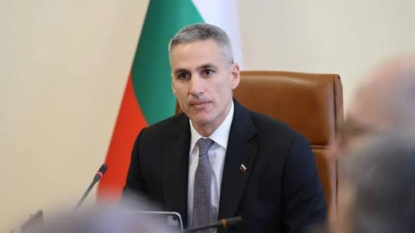 Великденска добавка за 1,6 млн. пенсионери: Гюров предупреди партиите да не я превръщат в предизборна монета