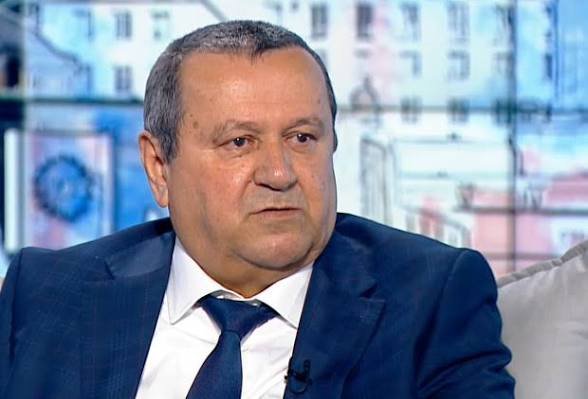 Държавата готви помощи за горивата: Пари за шофьори и мерки за бизнеса, ако цените тръгнат нагоре