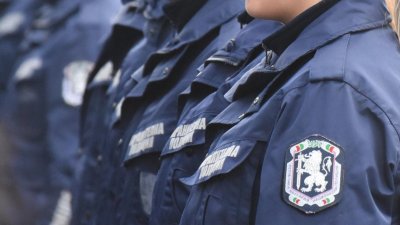 Спират &bdquo;Волво&ldquo; в Раковски: 48-годишен шофьор задържан след положителен тест за бензодиазепини