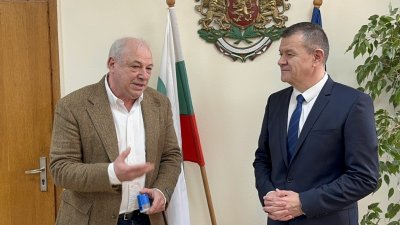 Областният управител на Разград връчи печата и ключа на новата РИК Разград