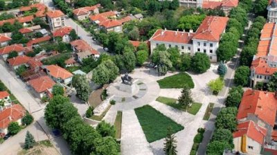 Исперих с жест към социалните работници: заместник-кметът обиколи услугите и връчи поздрави