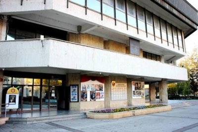 Млади актьори превзеха сцената в Разград: Театърът се върна с пълна сила