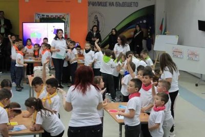 Първокласници в Разград влязоха в &bdquo;Escape Room&ldquo; час: мисията беше да спасят откраднатите букви