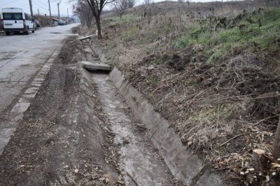 Стартира почистване на каналите в централната част на Разград