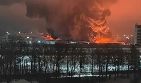 Пожари в нефтобази и тревога по летищата: дронове удариха Тихорецк и Севастопол, 15 свалени над Ленинградска област