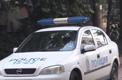 Криминално проявен без книжка спря с нерегистриран мотор в Севар