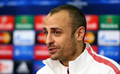 Бербатов натиска за реформа: училищните салони да отворят след час, а децата да влязат в &bdquo;Здравен паспорт&ldquo;